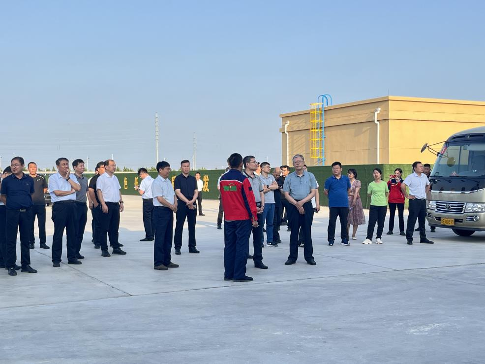 Mou Huanmin, member of the Standing Committee of the Hekou District Party Committee, and his 18-member delegation visited the propane dehydrogenation and propylene oxide project