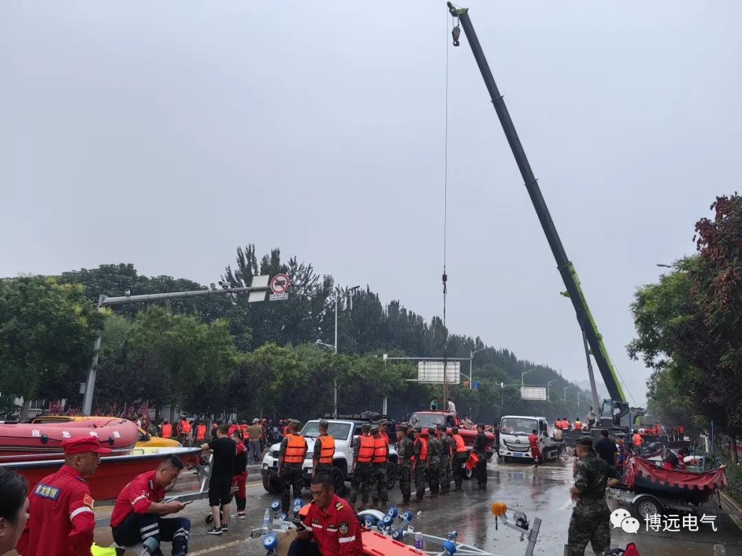 同舟共“冀”，救援涿州受災群眾