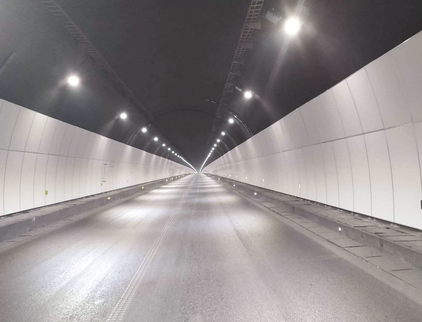 大学城隧道容貌整治工程