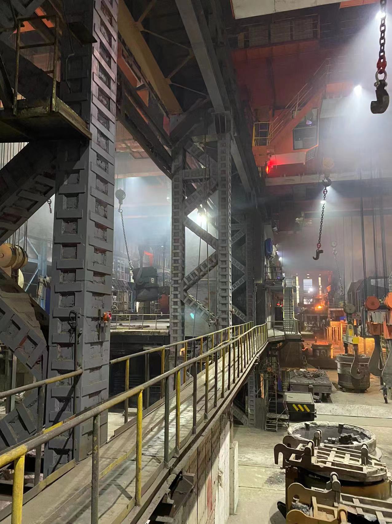山西兴华钢铁有限公司炼钢厂厂房立柱、柱基、支撑与天车梁加固工程