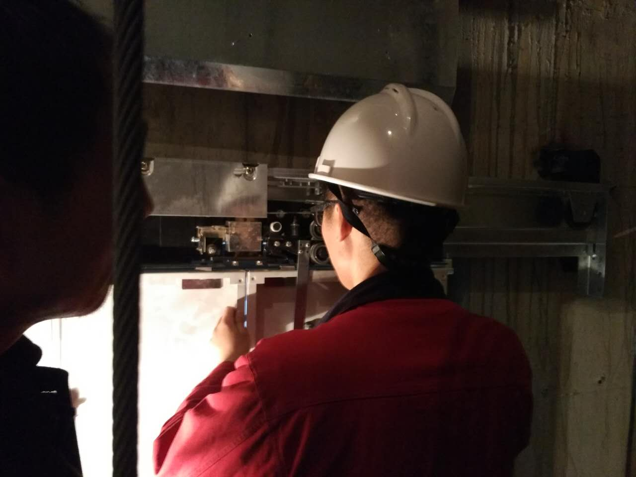 无锡市梁溪区质监局委托老旧电梯安全评估