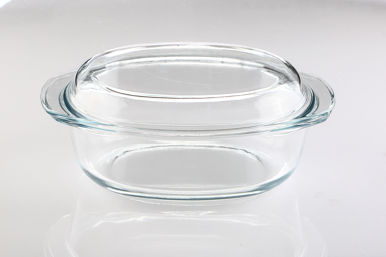 3.5L oval casserole with lid