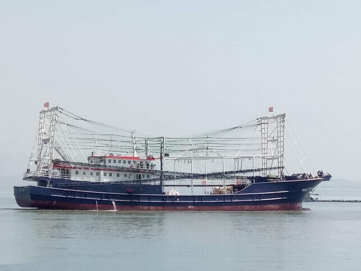 60.0m钢质单甲板冷冻围网渔船